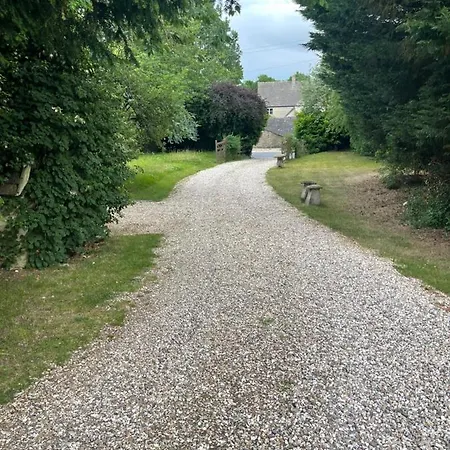 Cosy Cottage In The Heart Of The Cotswolds Cirencester Exterior photo